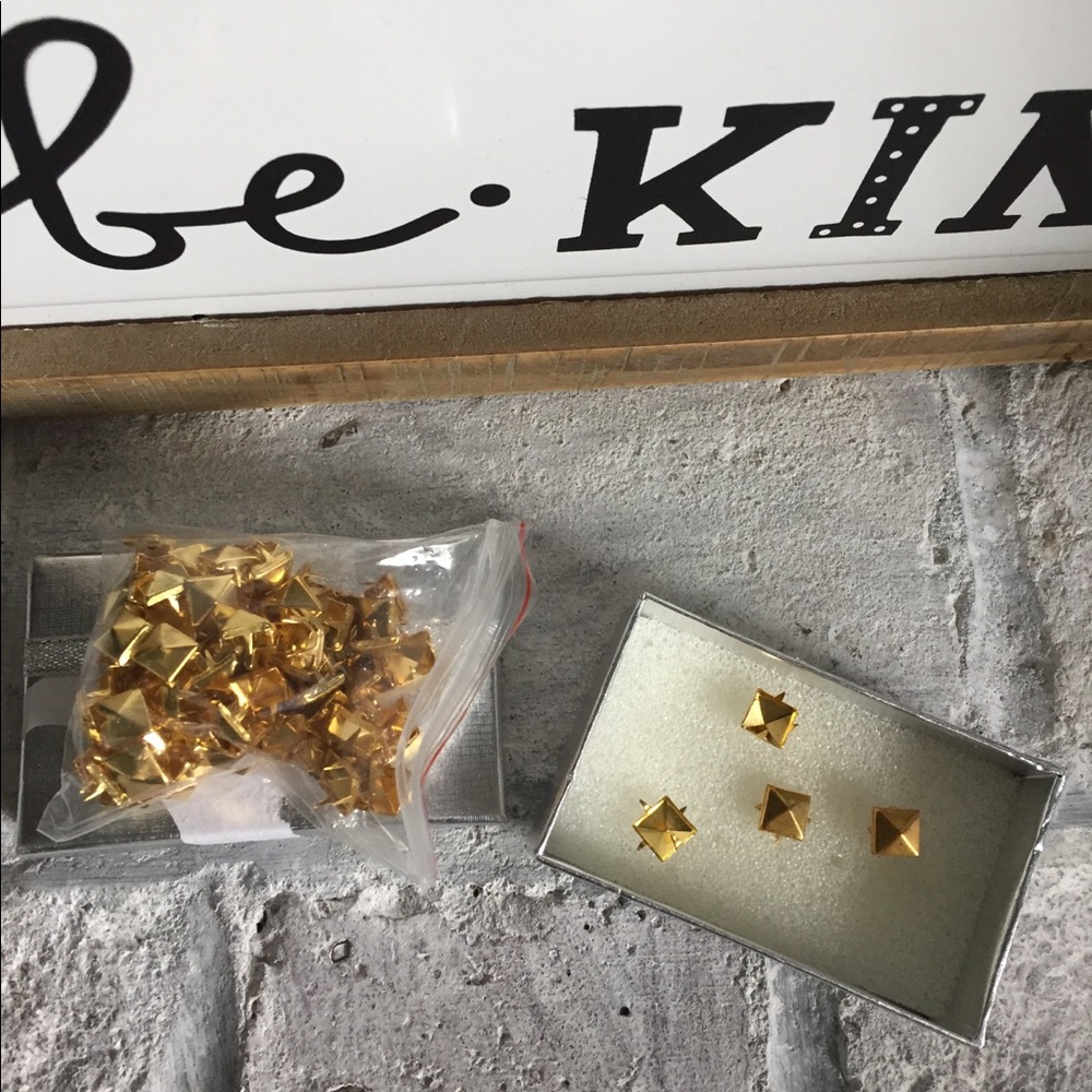 Pack of studs